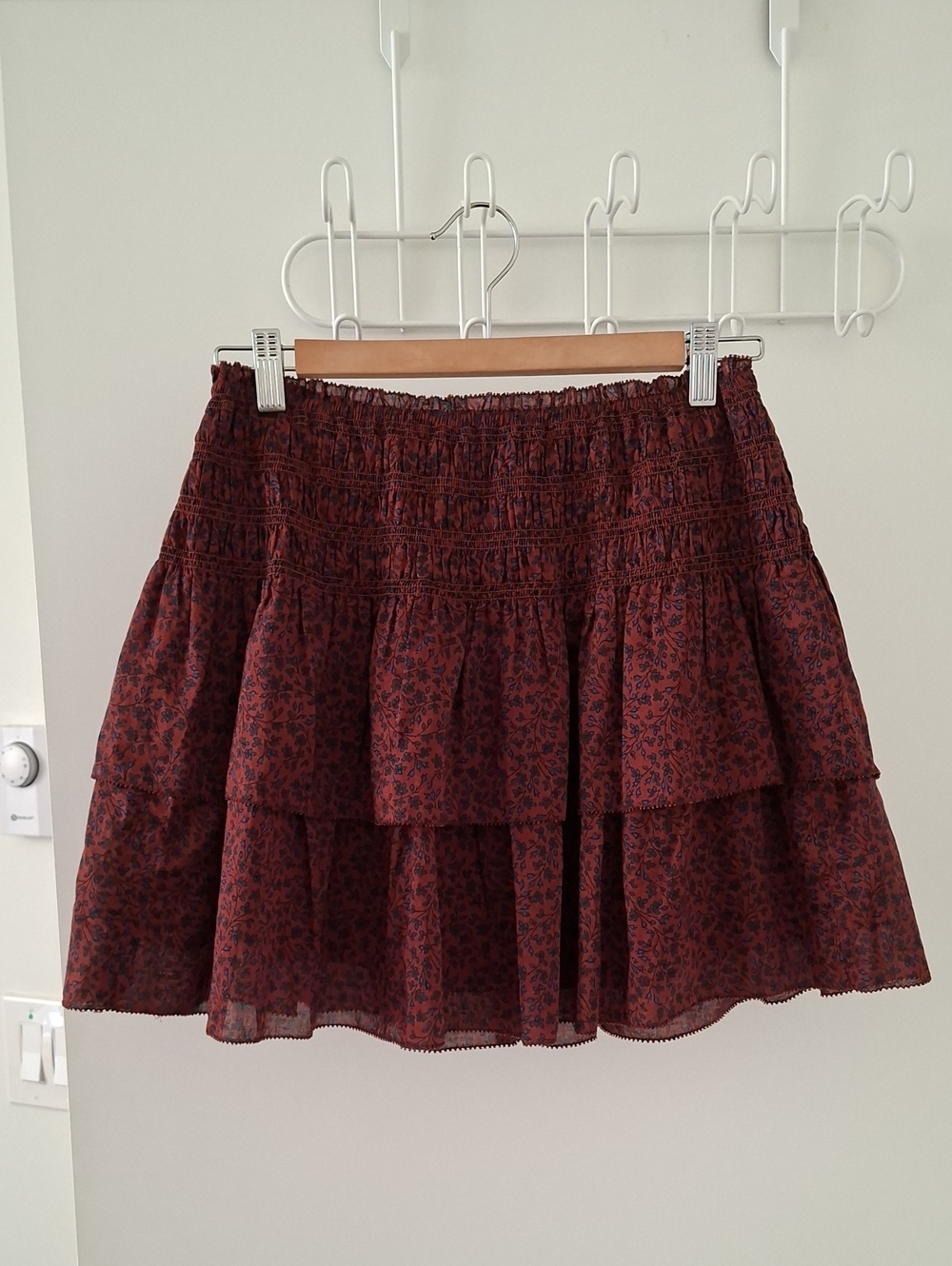 Uniqlo Cute Brown & Blue Floral Boho Tiered/Ruffle Smocked Mini Skirt (Size S)